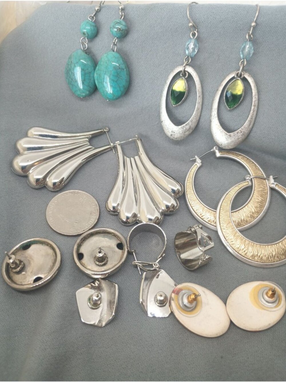 8 Vintage Earring Lot Lia Sophia ~ Dangles ~ Hoops ~ Mixed Metals & Styles - Picture 8 of 8
